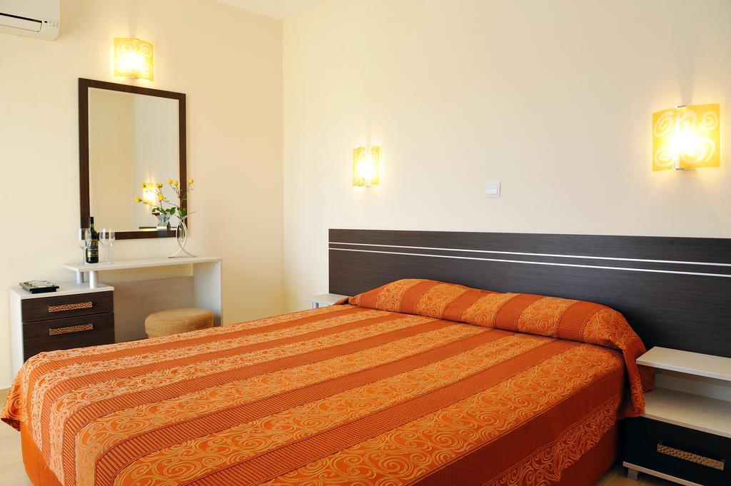 Hotel Iris Nessebar Quarto foto